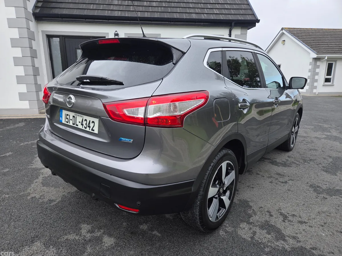 Nissan Qashqai Hatchback, Diesel, 2015, Grey