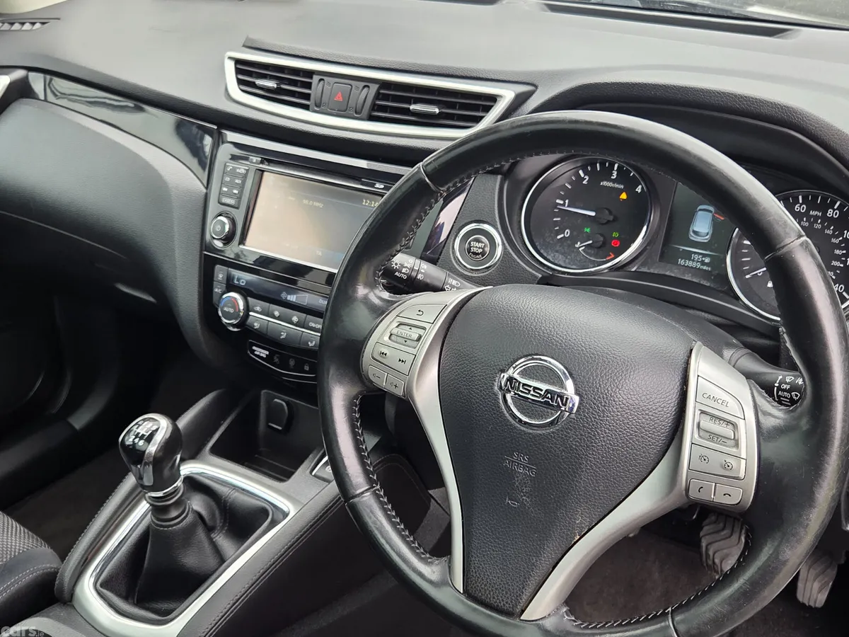 Nissan Qashqai Hatchback, Diesel, 2015, Grey