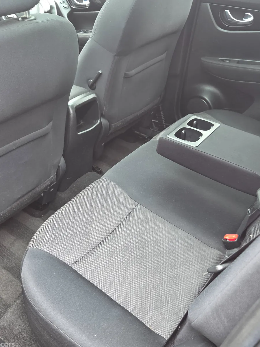 Nissan Qashqai Hatchback, Diesel, 2015, Grey