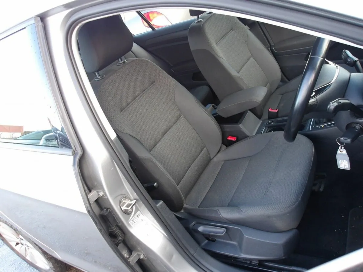 Volkswagen Golf Hatchback, Diesel, 2018, Grey