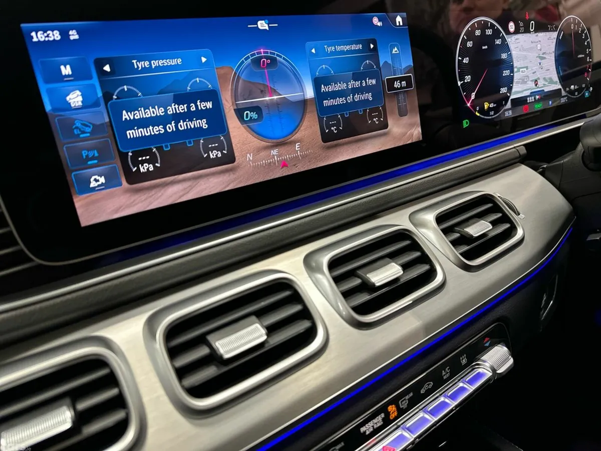 Mercedes-Benz GLE SUV, Petrol Plug-in Hybrid, 2026, Silver