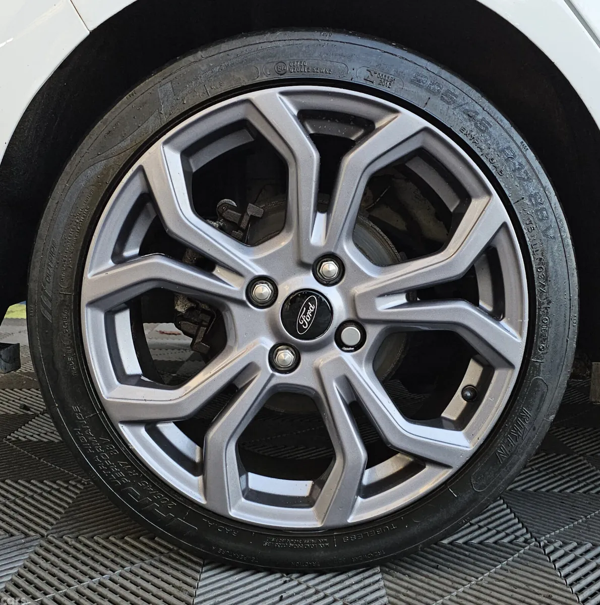 Ford Fiesta Hatchback, Petrol, 2018, White