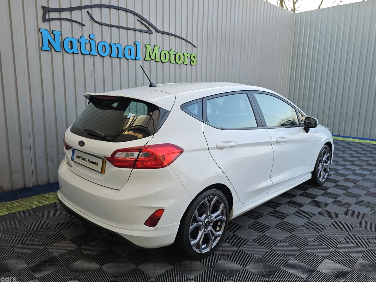 Ford Fiesta Hatchback, Petrol, 2018, White