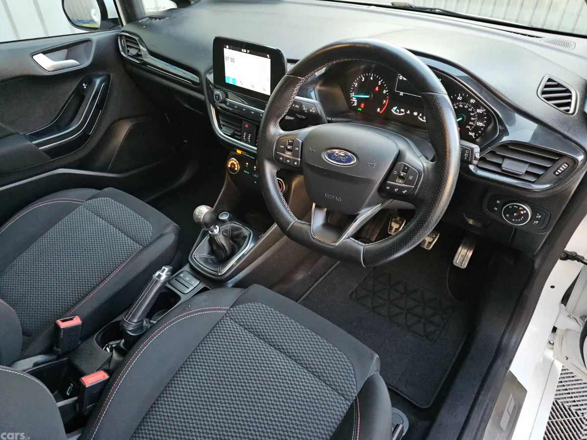 Ford Fiesta Hatchback, Petrol, 2018, White