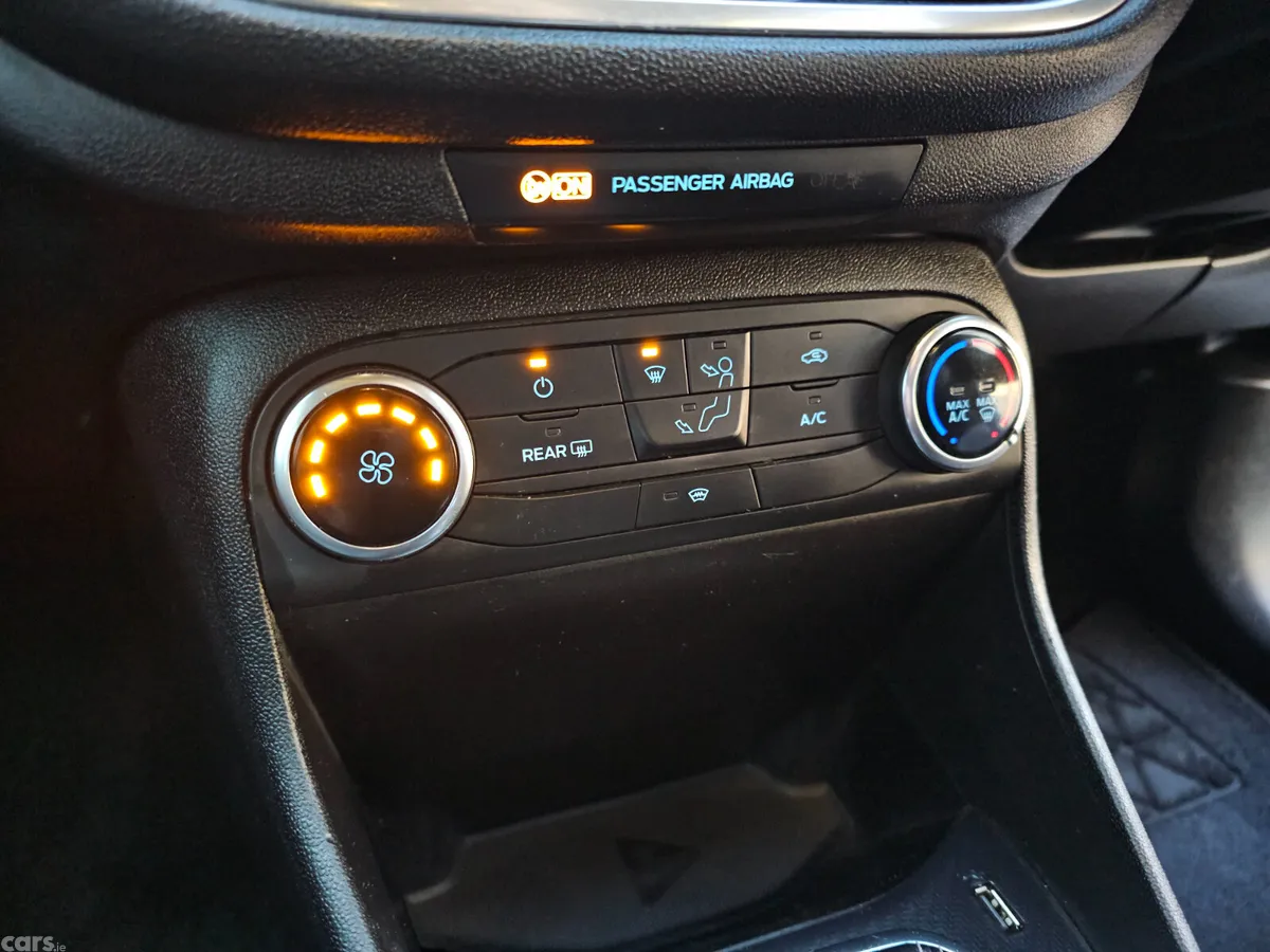 Ford Fiesta Hatchback, Petrol, 2018, White