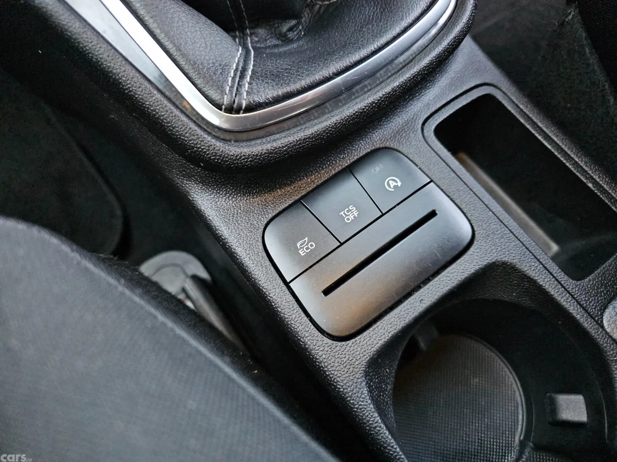 Ford Fiesta Hatchback, Petrol, 2018, White