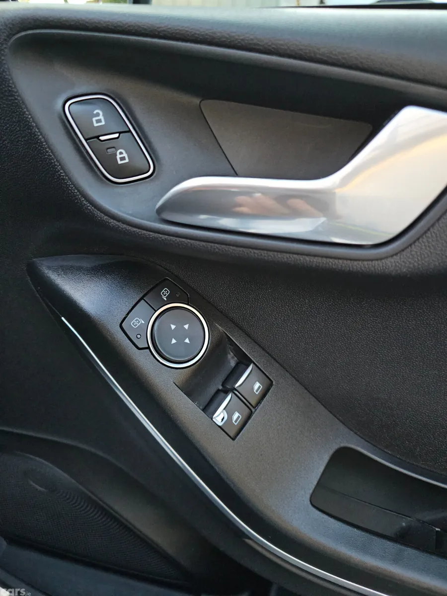 Ford Fiesta Hatchback, Petrol, 2018, White