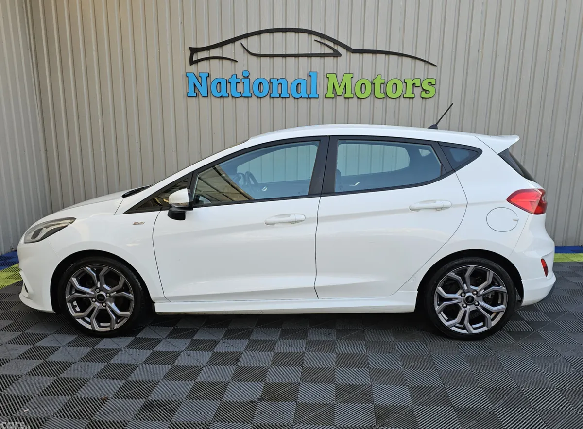 Ford Fiesta Hatchback, Petrol, 2018, White