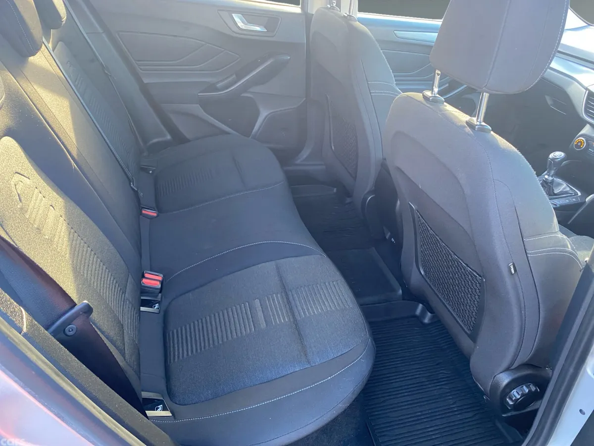 Ford Focus Hatchback, Petrol, 2021, Grey