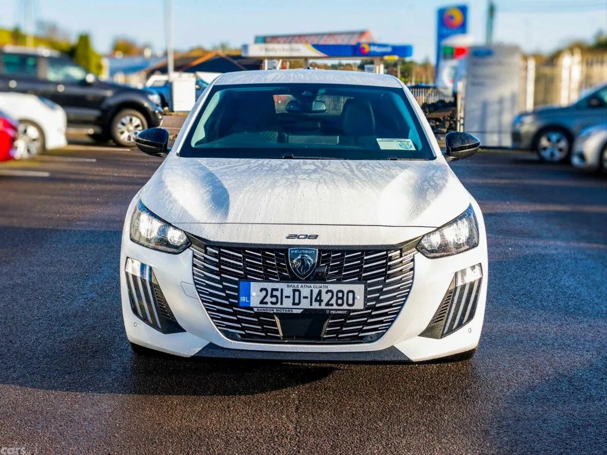 Peugeot 208 Hatchback, Petrol, 2025, White