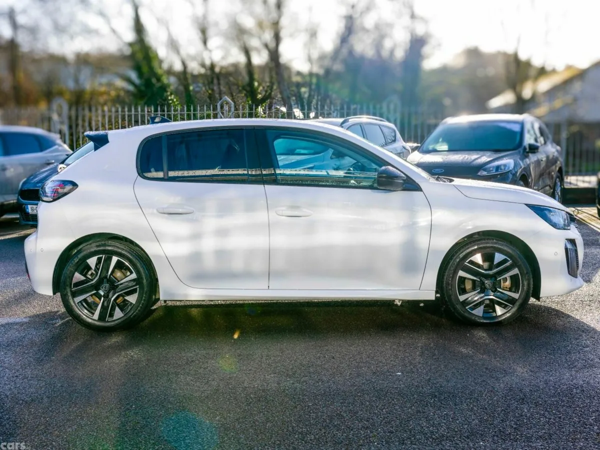 Peugeot 208 Hatchback, Petrol, 2025, White