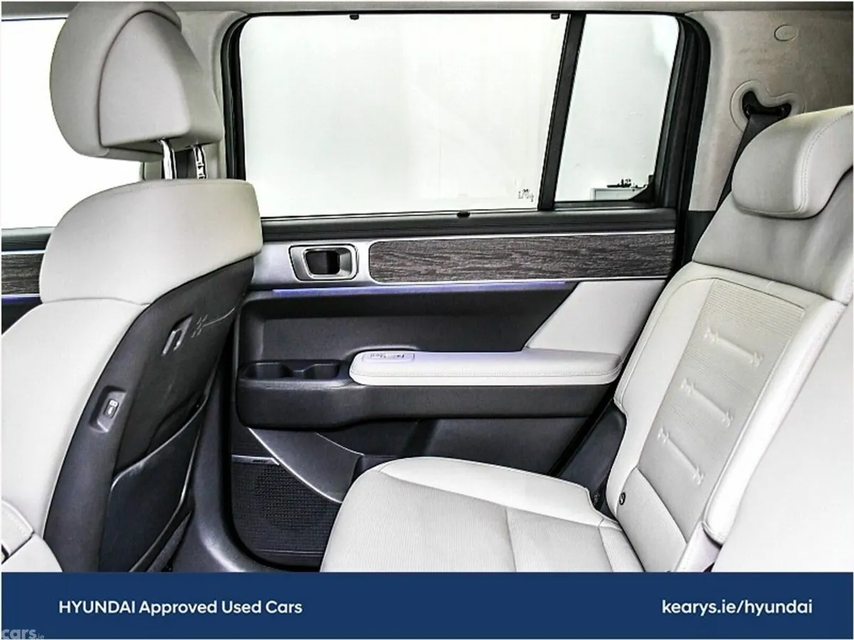 Hyundai Santa Fe SUV, Petrol Plug-in Hybrid, 2027, Black
