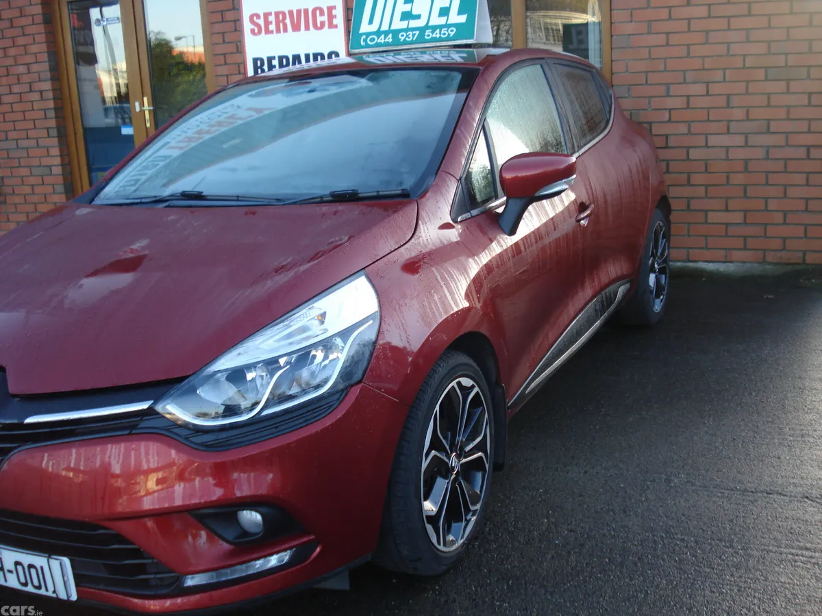 Renault Clio Hatchback, Diesel, 2019, Red