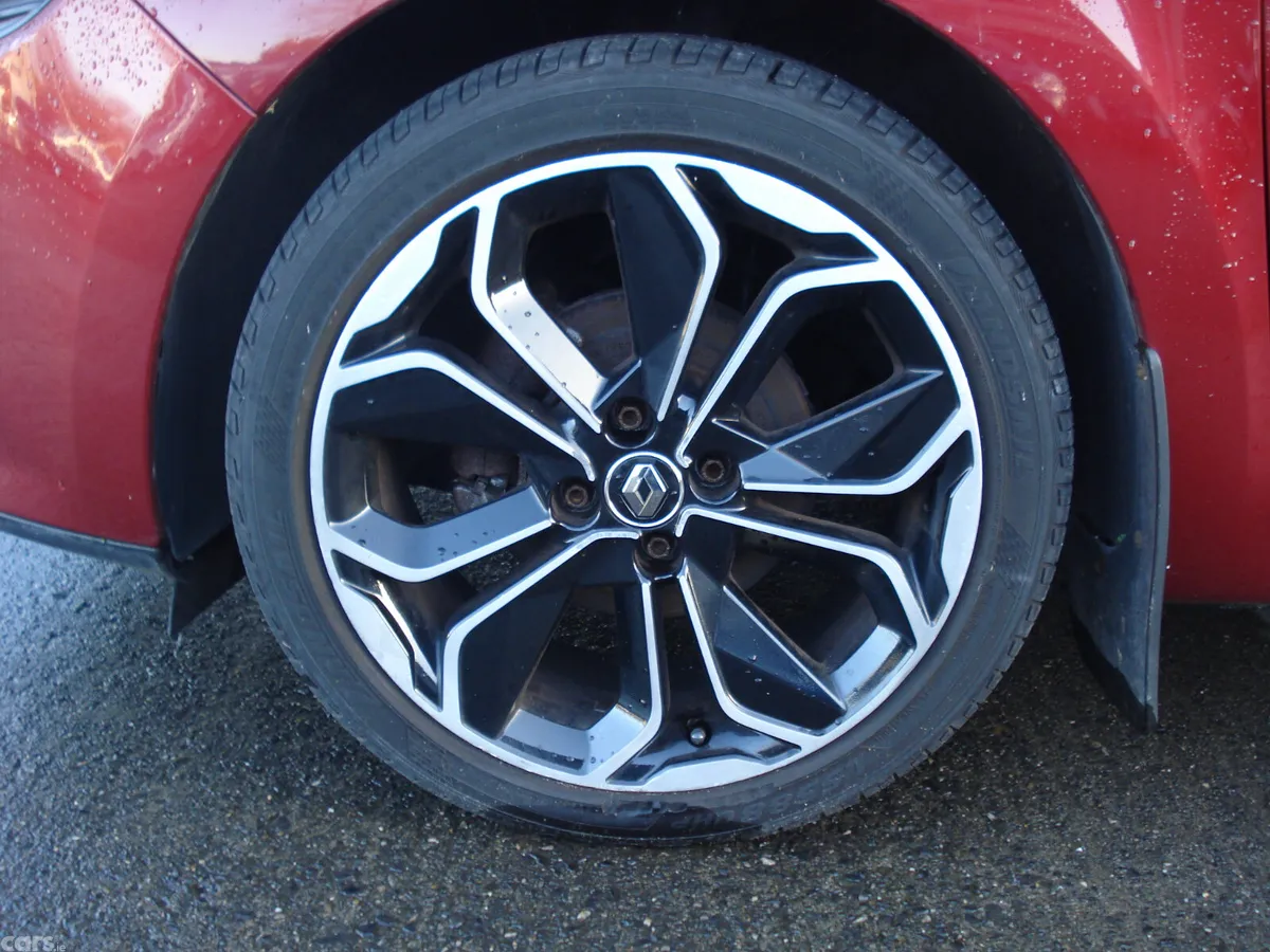 Renault Clio Hatchback, Diesel, 2019, Red