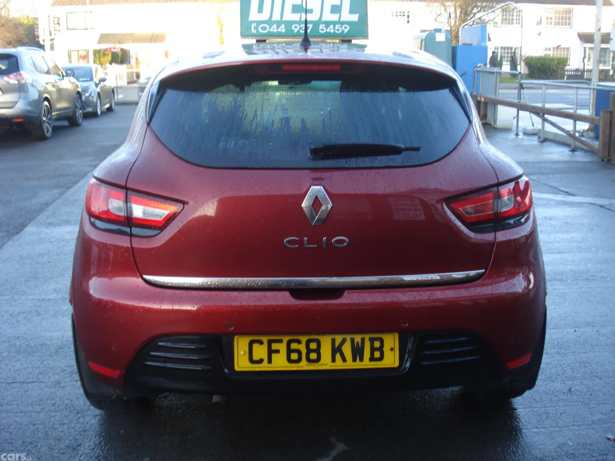 Renault Clio Hatchback, Diesel, 2019, Red
