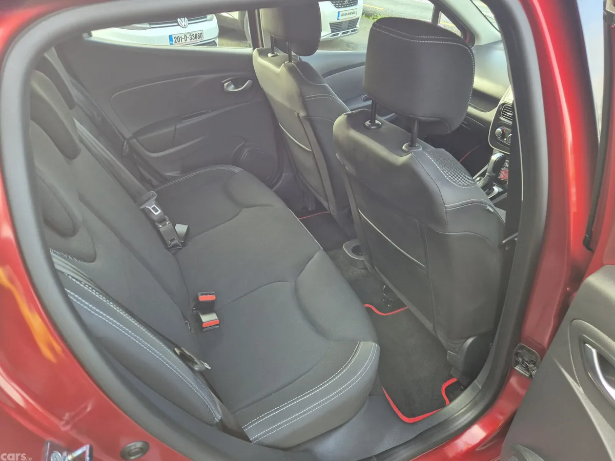 Renault Clio Hatchback, Petrol, 2019, Red