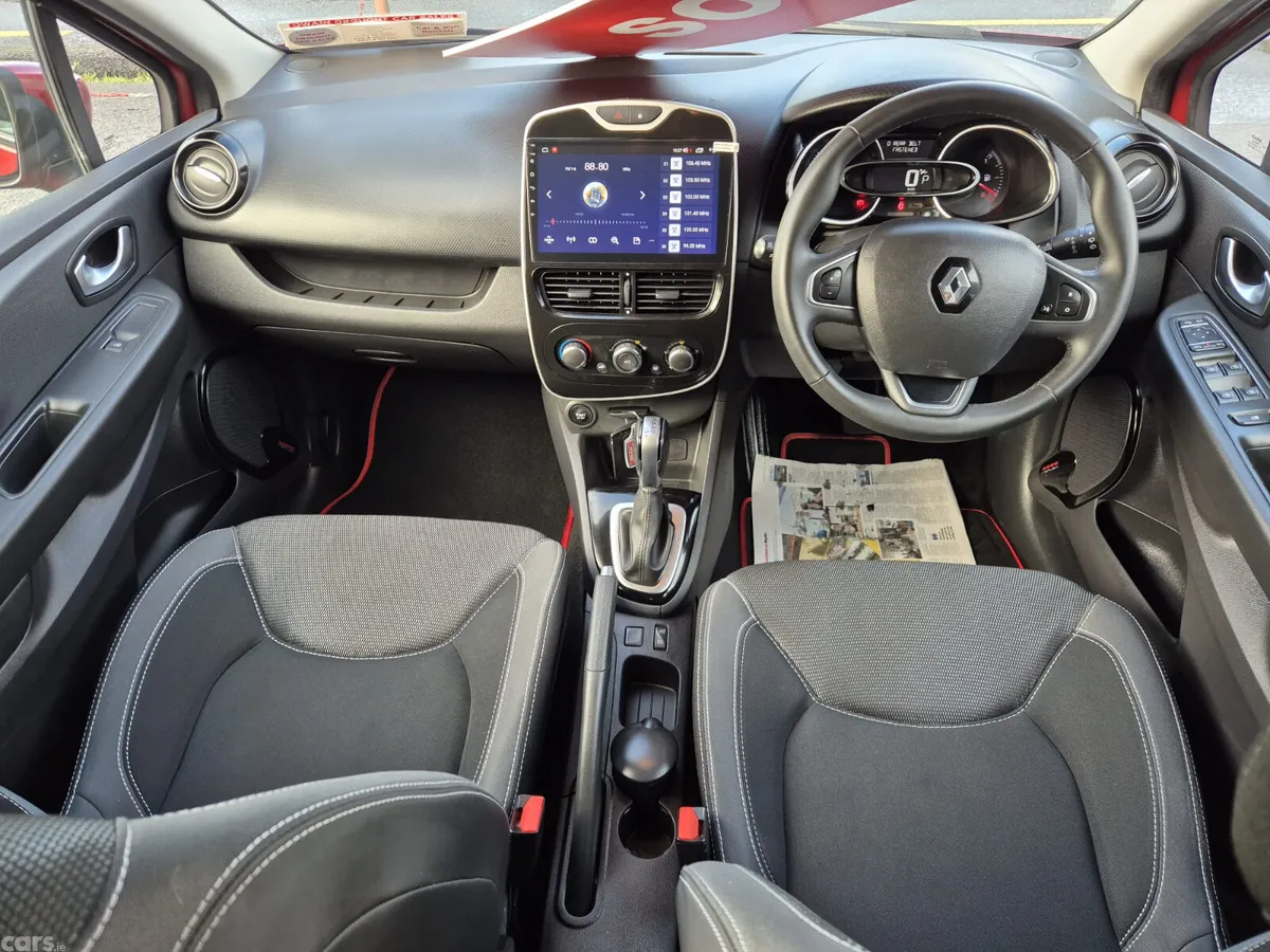 Renault Clio Hatchback, Petrol, 2019, Red