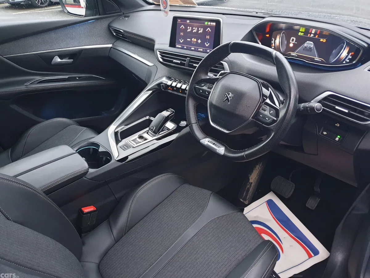 Peugeot 5008 MPV, Diesel, 2020, Grey