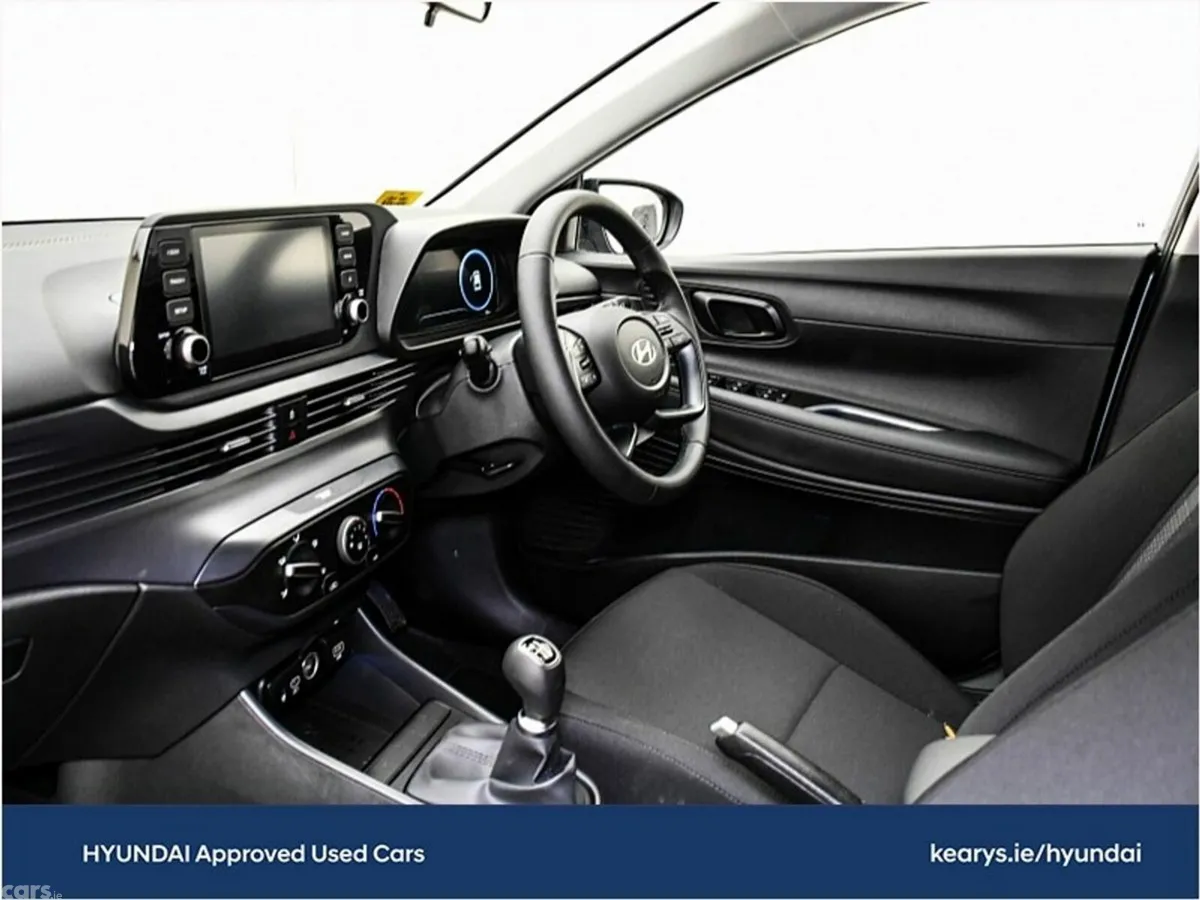 Hyundai i20 Hatchback, Petrol, 2027, Blue