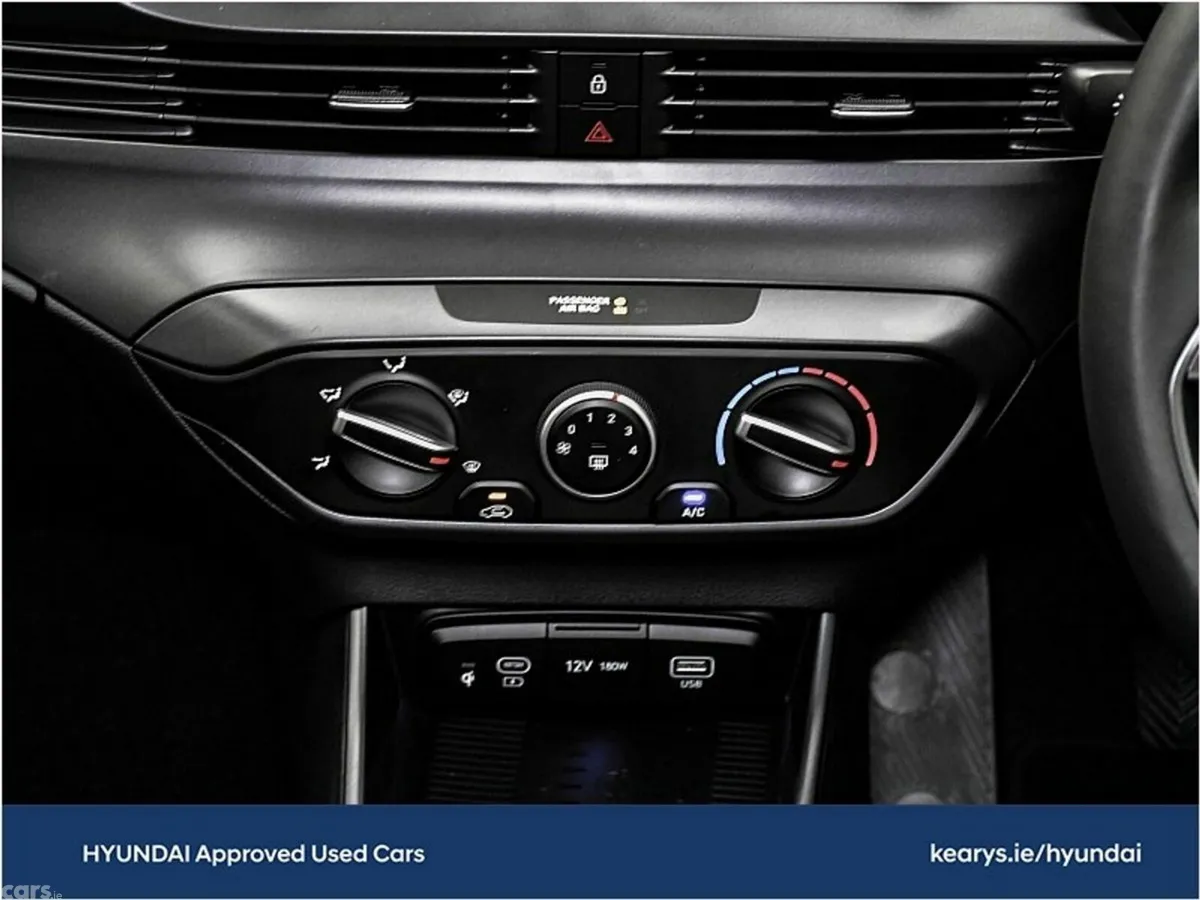 Hyundai i20 Hatchback, Petrol, 2027, Grey