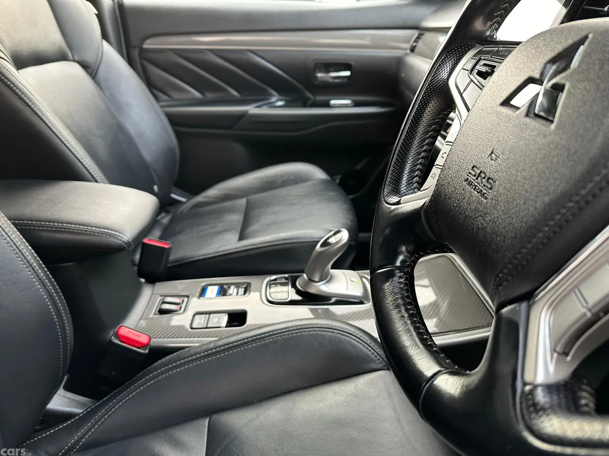 Mitsubishi Outlander SUV, Petrol Plug-in Hybrid, 2020, Grey