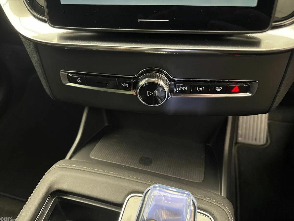 Volvo XC90 SUV, Petrol Plug-in Hybrid, 2026, Silver