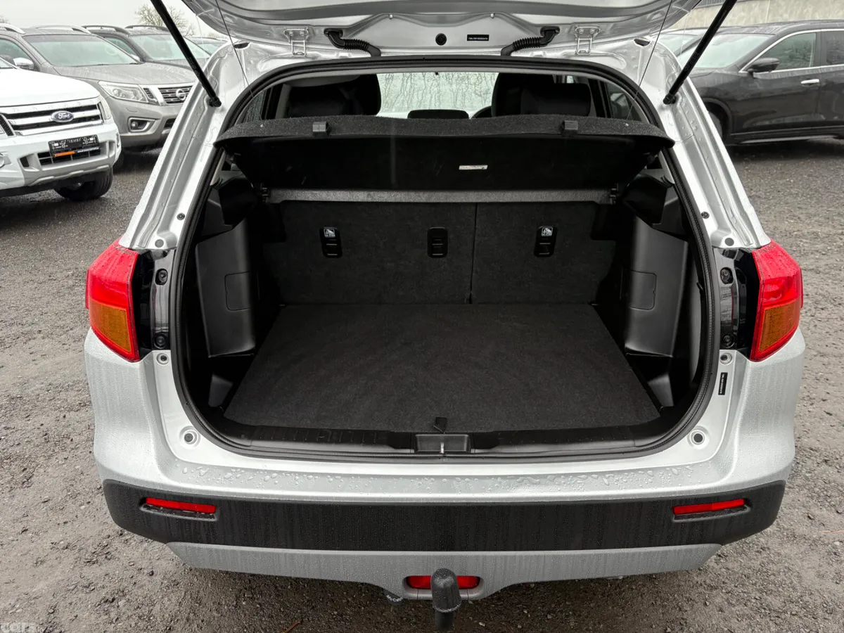 Suzuki Vitara SUV, Diesel, 2019, Grey