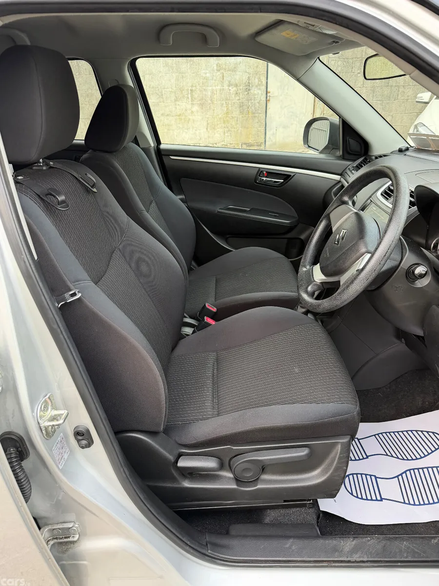 Suzuki Swift Hatchback, Petrol, 2016, Silver