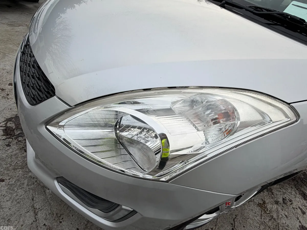 Suzuki Swift Hatchback, Petrol, 2016, Silver