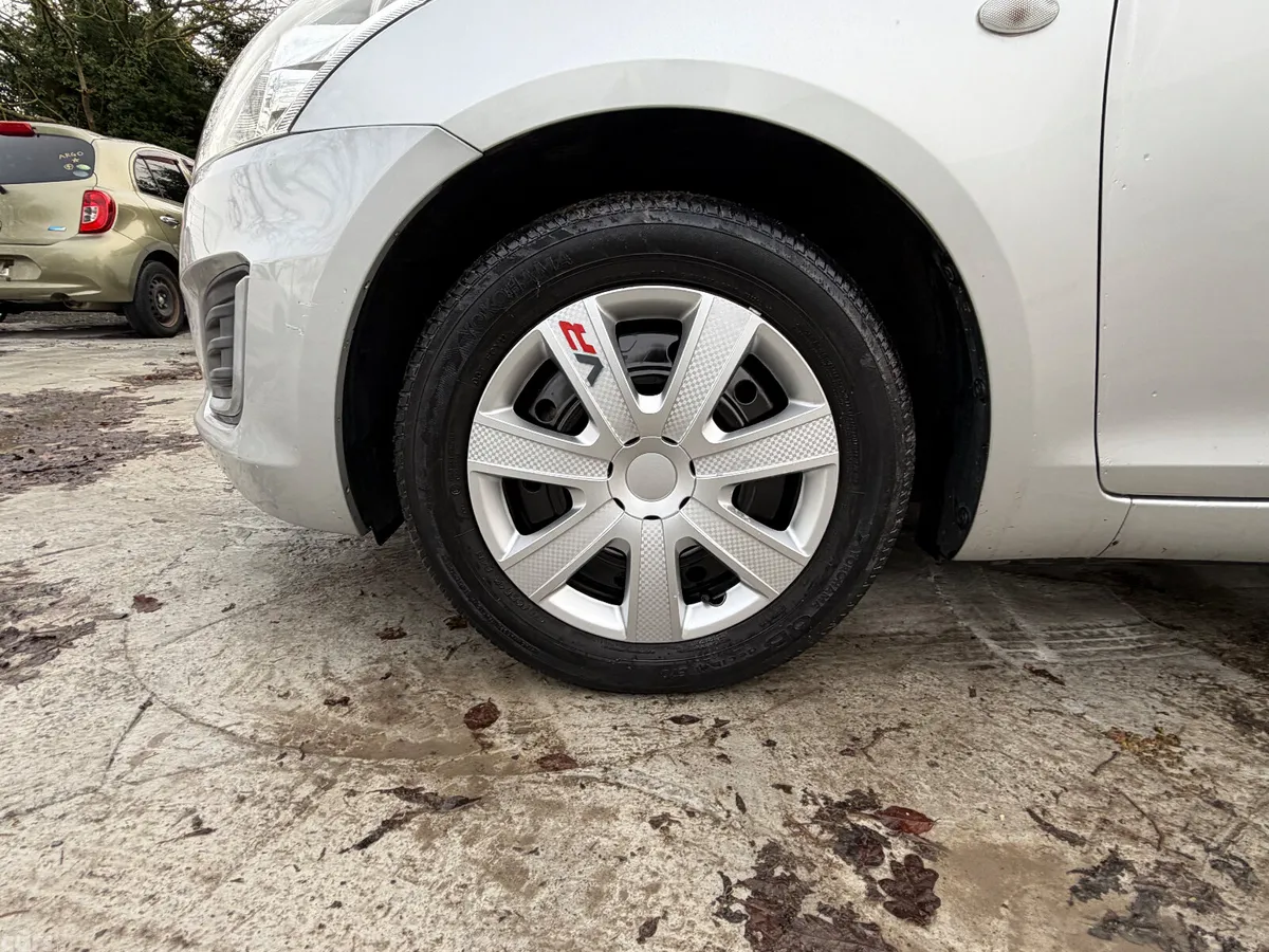 Suzuki Swift Hatchback, Petrol, 2016, Silver