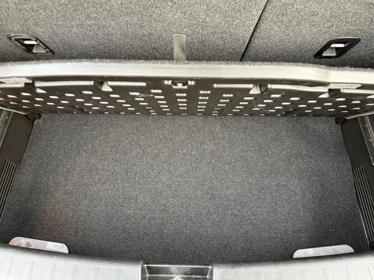 Suzuki Swift Hatchback, Petrol, 2016, Silver
