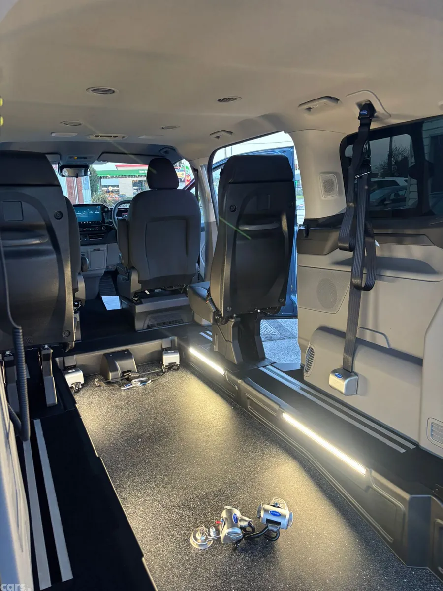 Ford Tourneo Custom MPV, Diesel, 2026, Blue
