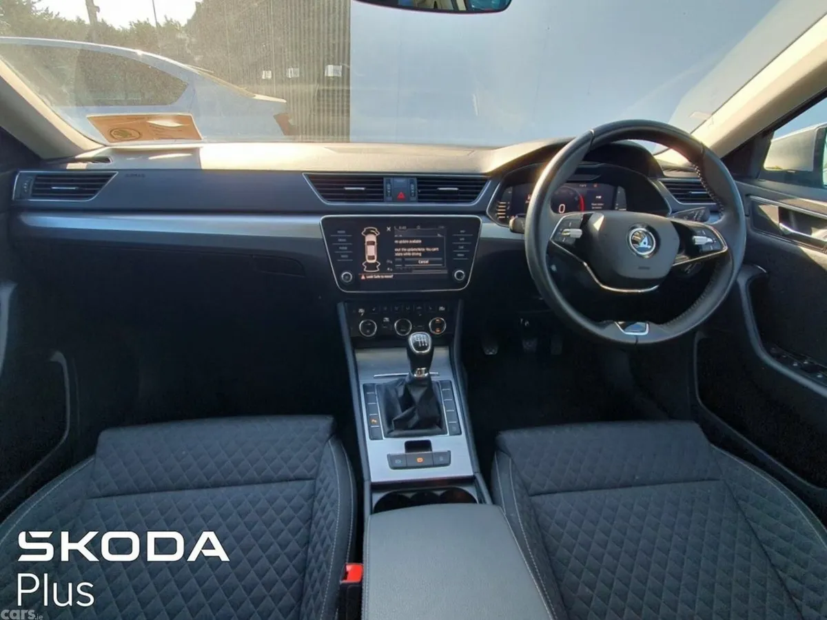 Skoda Superb Saloon, Petrol, 2023, Grey
