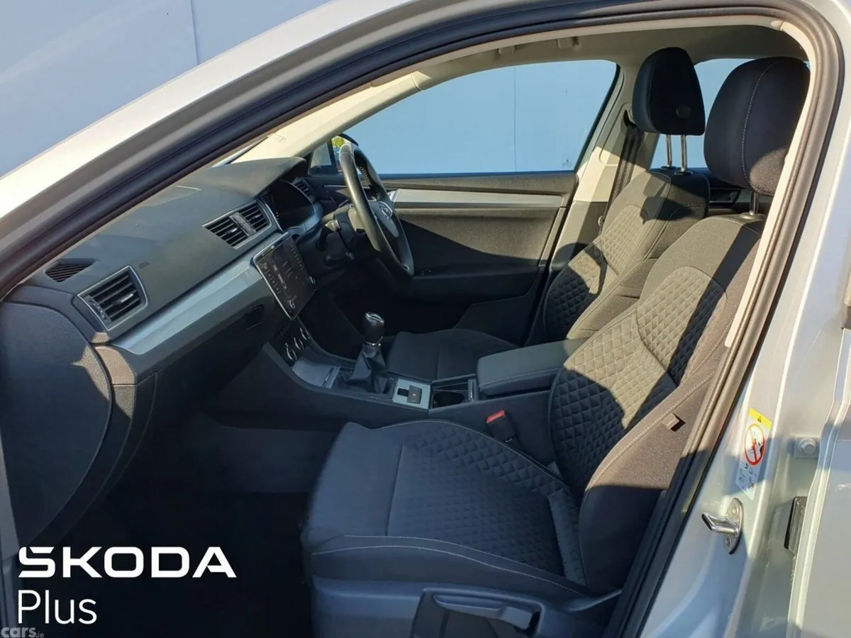 Skoda Superb Saloon, Petrol, 2023, Grey