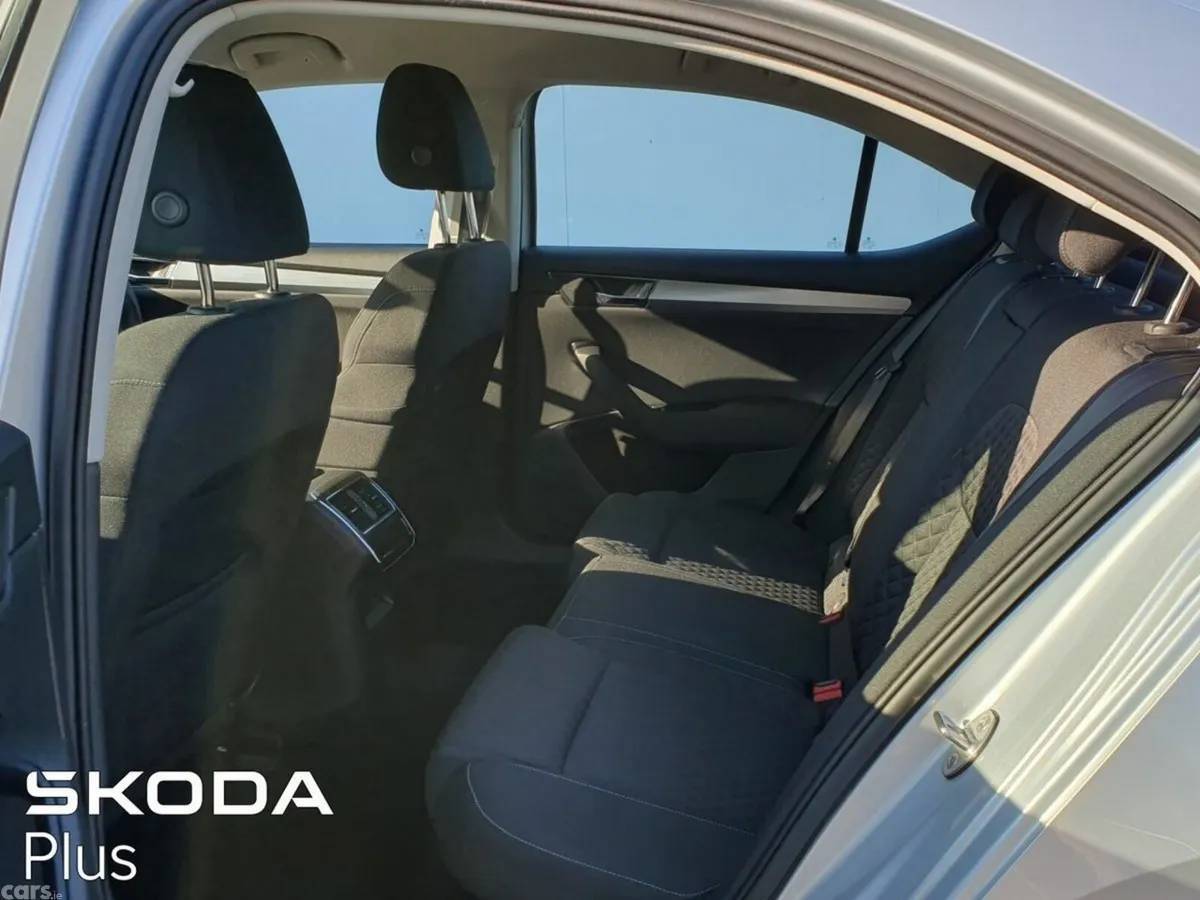 Skoda Superb Saloon, Petrol, 2023, Grey
