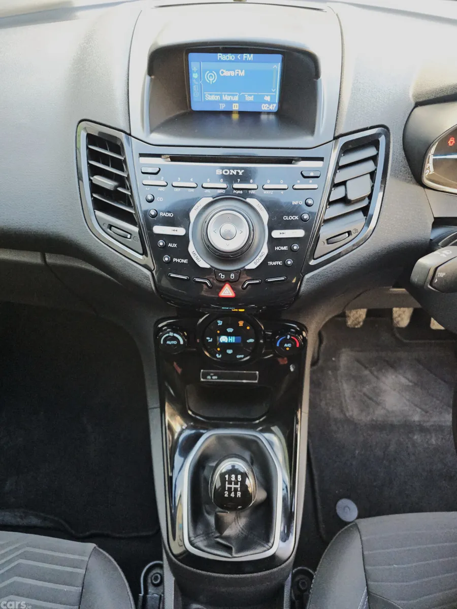 Ford Fiesta Hatchback, Petrol, 2014, White