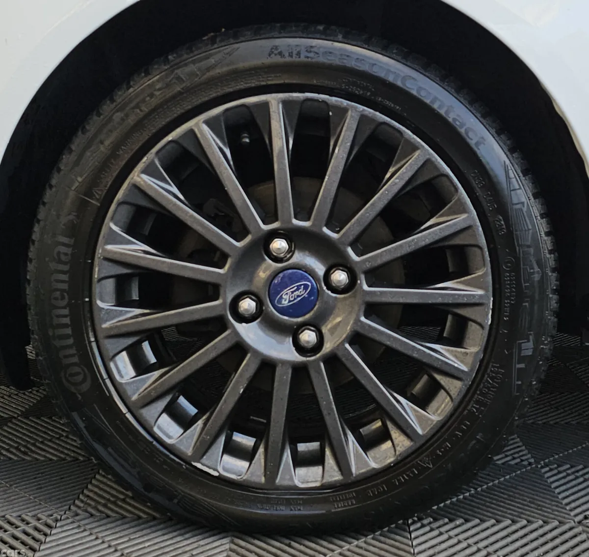 Ford Fiesta Hatchback, Petrol, 2014, White