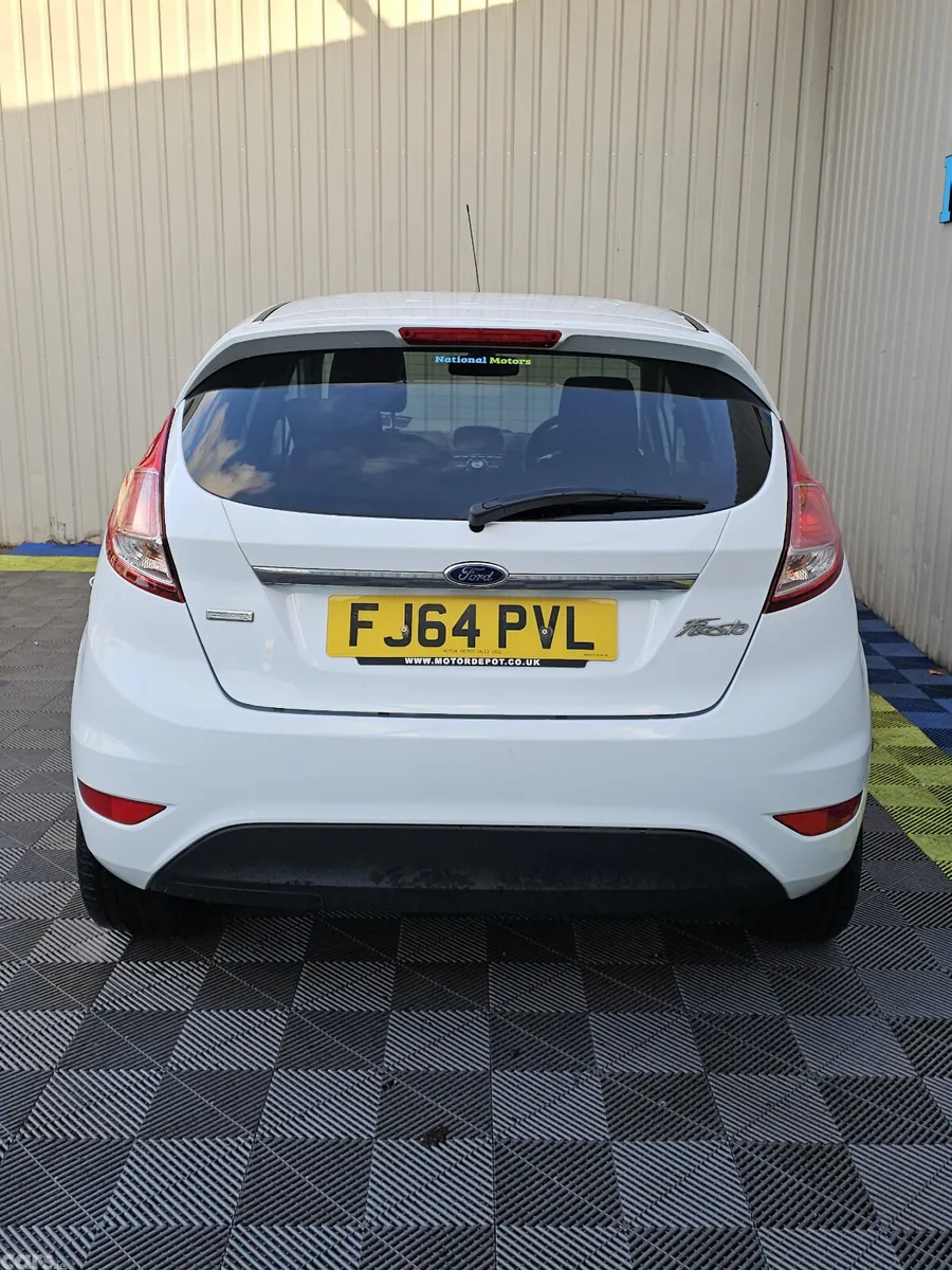 Ford Fiesta Hatchback, Petrol, 2014, White
