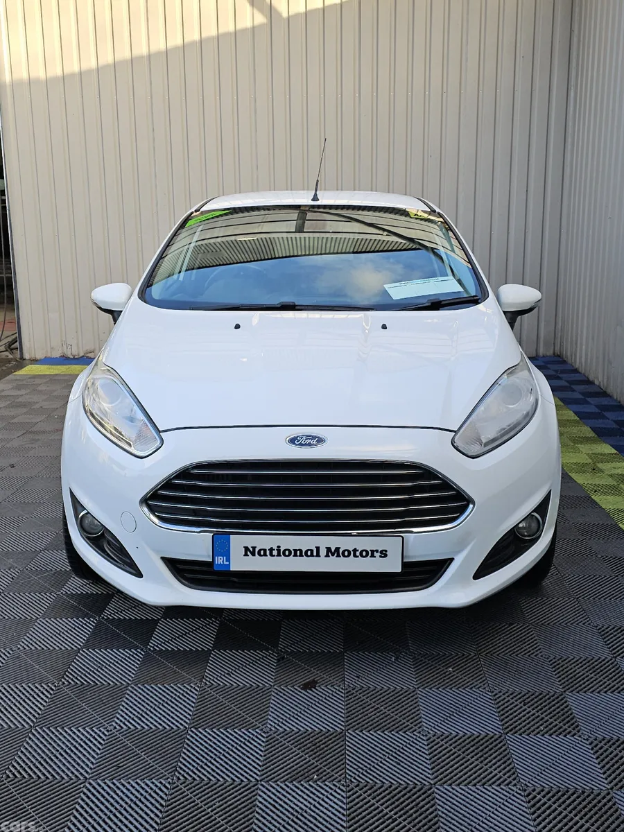 Ford Fiesta Hatchback, Petrol, 2014, White
