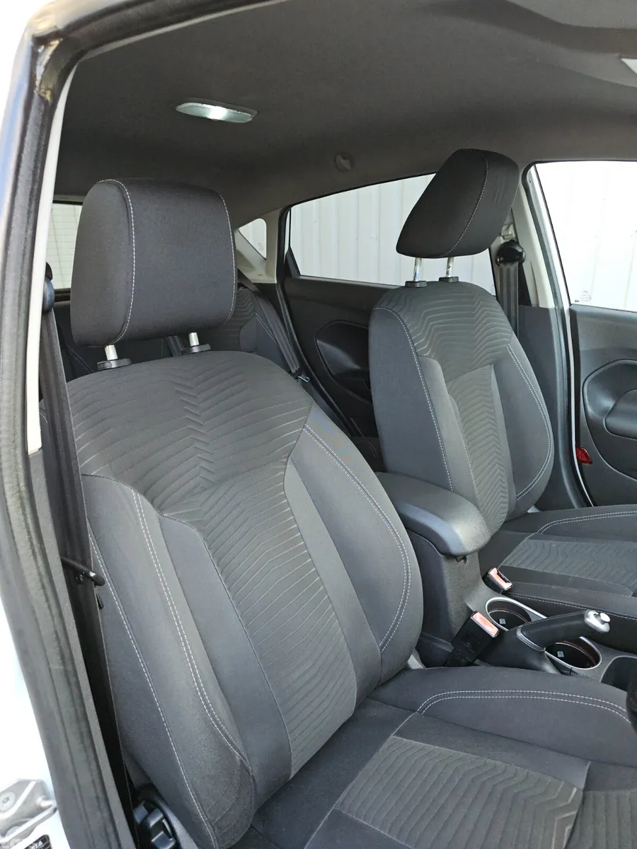 Ford Fiesta Hatchback, Petrol, 2014, White