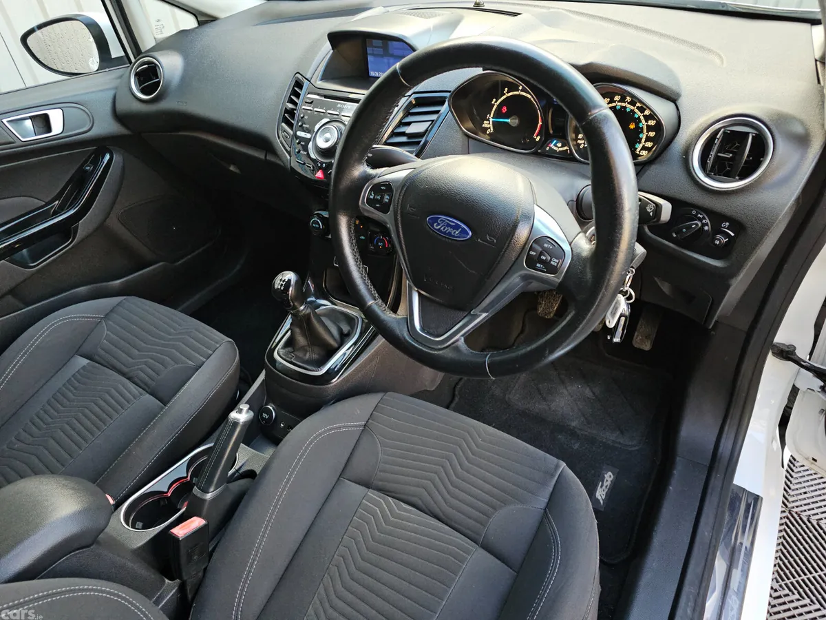 Ford Fiesta Hatchback, Petrol, 2014, White
