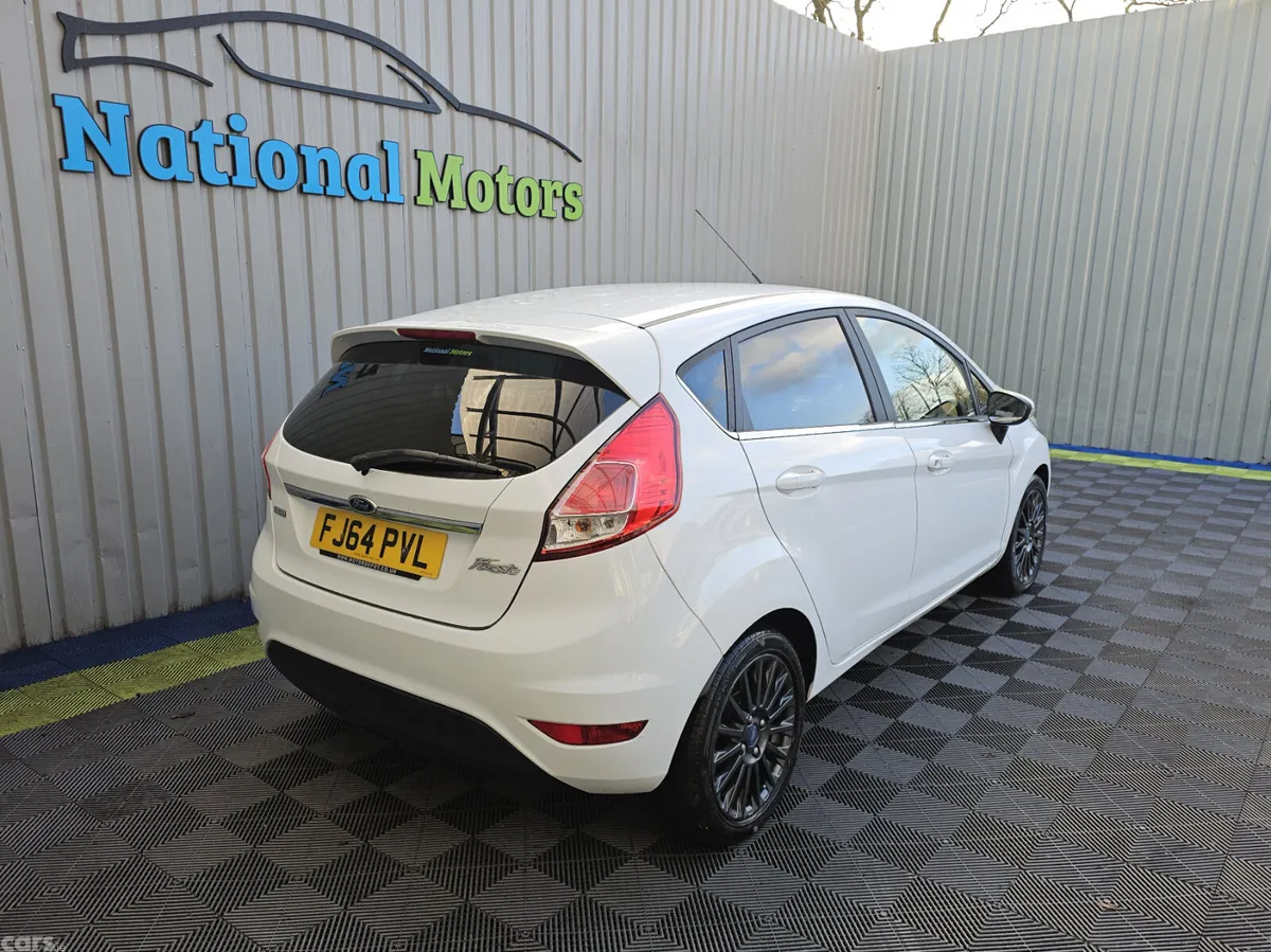 Ford Fiesta Hatchback, Petrol, 2014, White