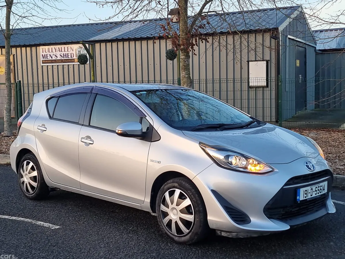 Toyota Aqua Hatchback, Petrol Hybrid, 2019, Silver