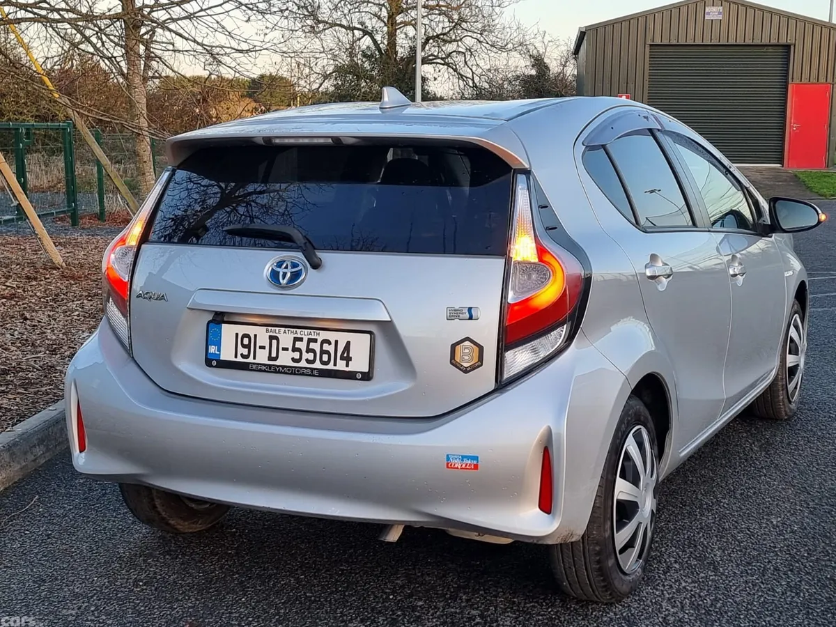 Toyota Aqua Hatchback, Petrol Hybrid, 2019, Silver