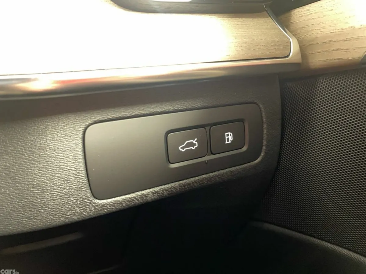 Volvo XC90 SUV, Petrol Hybrid, 2027, Red