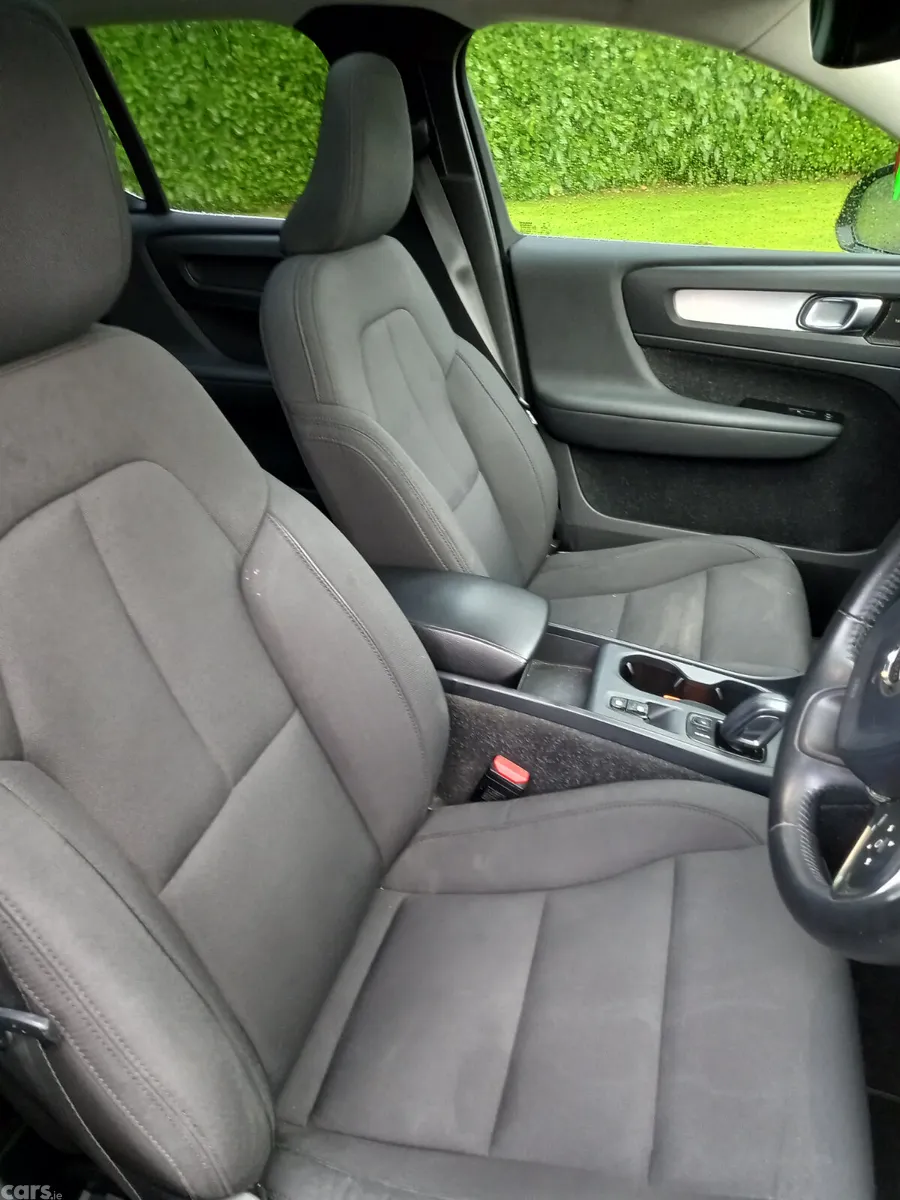 Volvo XC40 Estate/Jeep, Petrol Plug-in Hybrid, 2021, Black
