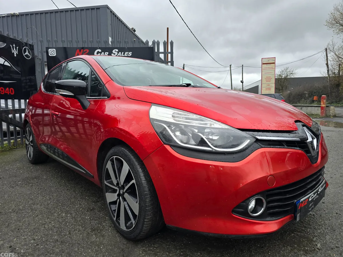 Renault Clio Hatchback, Petrol, 2016, Red