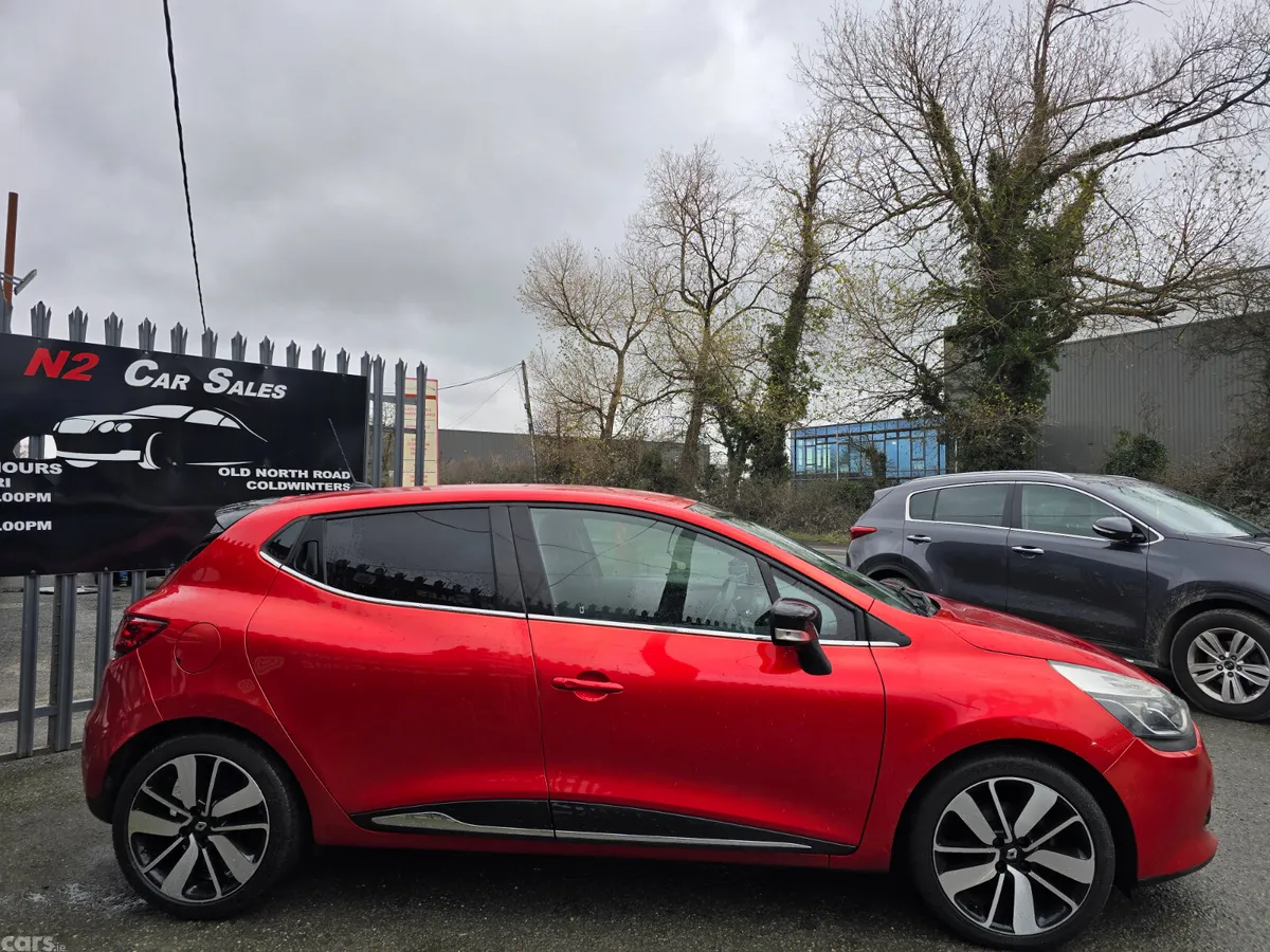 Renault Clio Hatchback, Petrol, 2016, Red