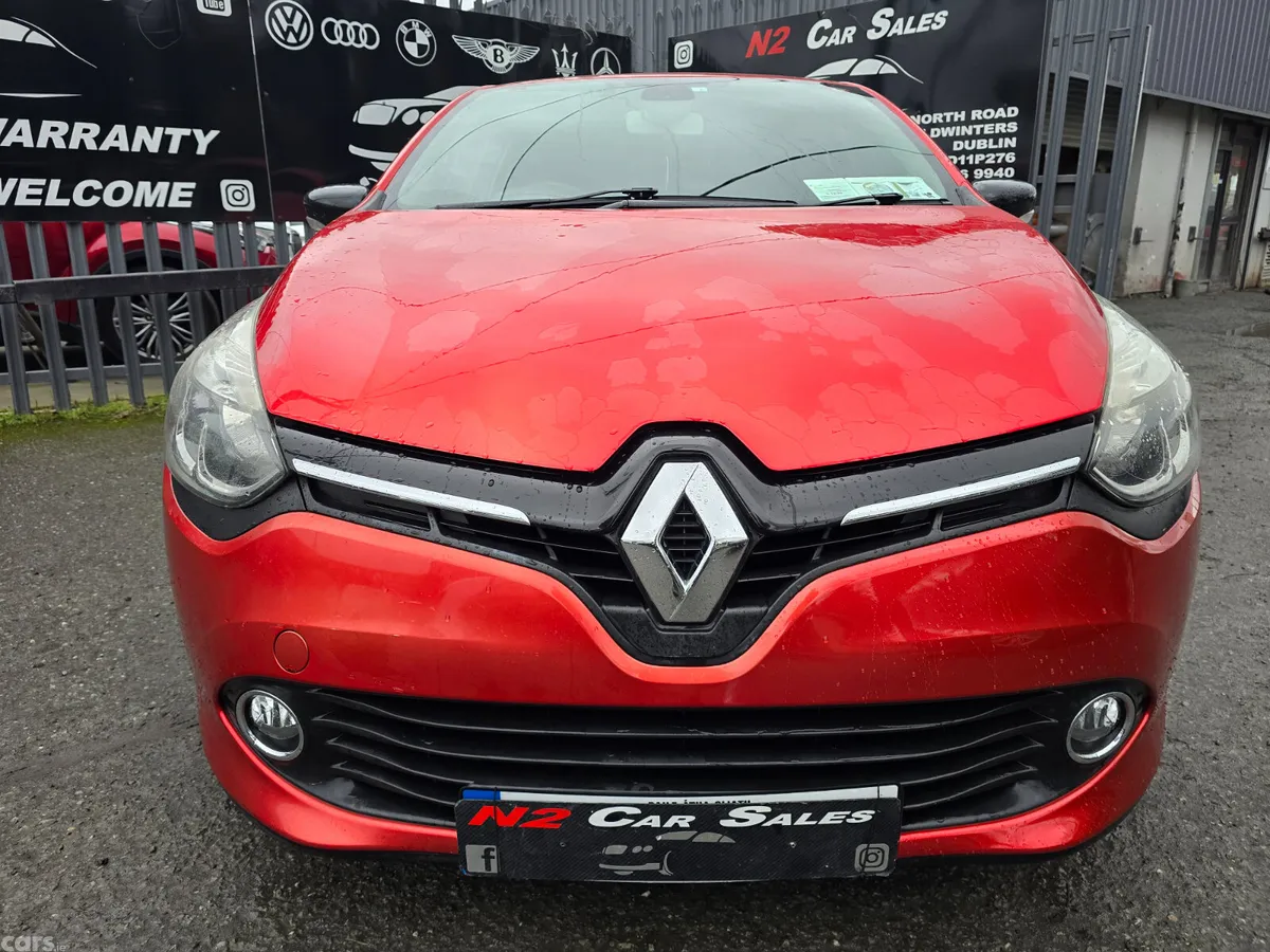 Renault Clio Hatchback, Petrol, 2016, Red