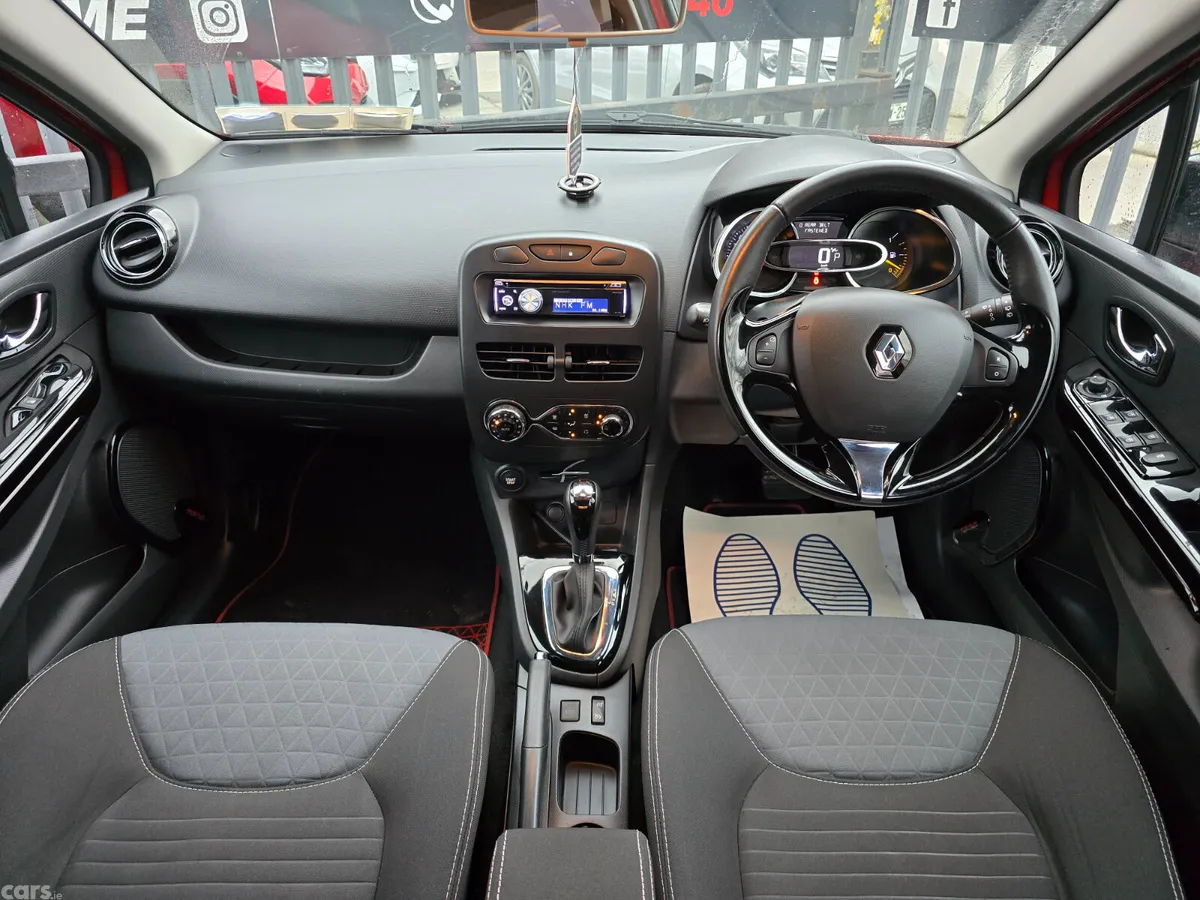 Renault Clio Hatchback, Petrol, 2016, Red
